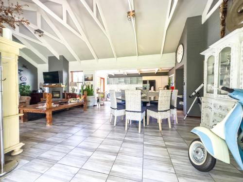 3 on Pine, Luxury Home[WiFi,DSTV,Parking incl], George (foto 10)