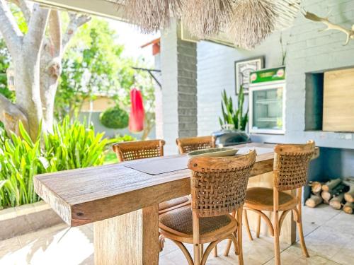 3 on Pine, Luxury Home[WiFi,DSTV,Parking incl], George (foto 6)