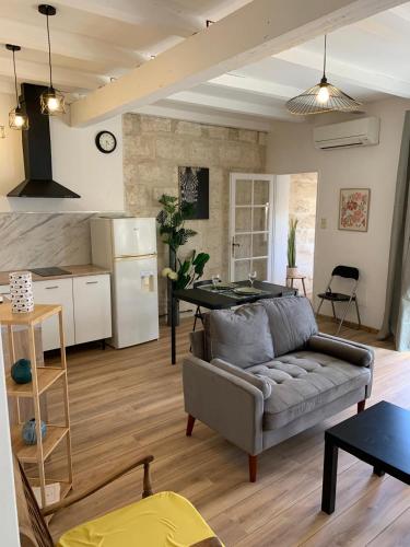 Cocon de charme centre médiéval (Cocon de charme centre medieval) in Ег-Морт