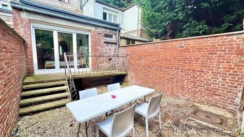 2 chambres en RDC avec terrasse 4 personnes in 杜埃