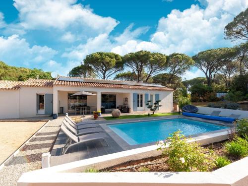 Villa in Vidauban near Sainte Maxime Beach