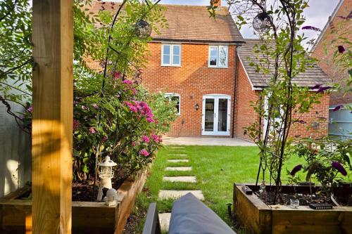 Newbury Garden Retreat in Kingsclere