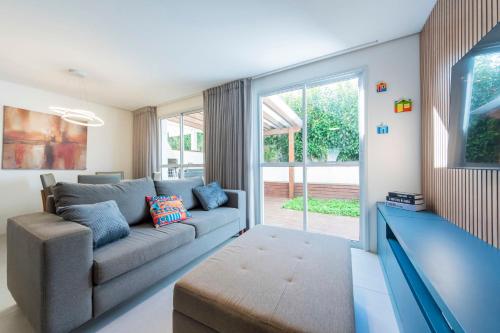 Casa Moderna em Condomínio Fechado SA1652