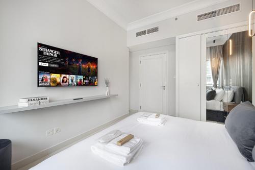 Restay Homes at Damac Maison Mall - Full Burj View from all rooms - 1 min to Dubai Mall - image 3