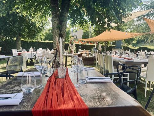 Ресторант, Logis Auberge du Barrez in Мюр-дьо-Баре