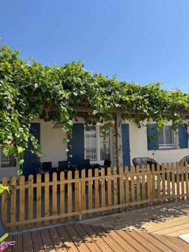 Villa avec piscine privée entre terre, ville et mer (Villa avec piscine privee entre terre, ville et mer) in Sauvian
