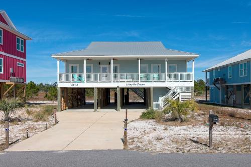 Living the Dream image