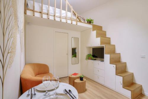 Beautiful studio in small house near Eiffel Tower, Parigi