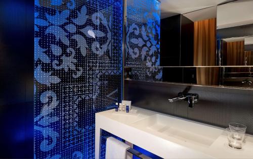Park Plaza Victoria Amsterdam - image 2
