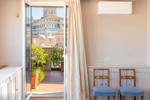 Fontana Di Trevi Penthouse - image 14