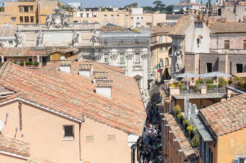 Fontana Di Trevi Penthouse - image 10