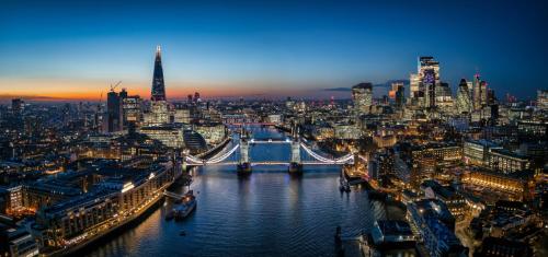Luxury Two Bedroom Apartment in Oxford Street 10GC - image 14