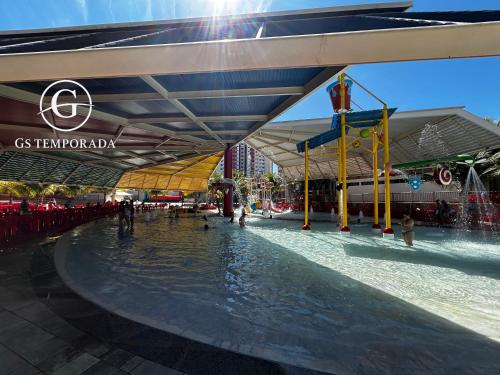 Piazza com acesso ao Acqua Park