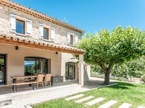 Holiday Home in Vaison la Romaine with Pool - Location saisonnière - Vaison-la-Romaine