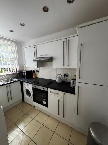 No 5 AT SANDRINGHAM, LARGE 1 BED NEAR SEFTON PARK, Liverpool (photo 6)