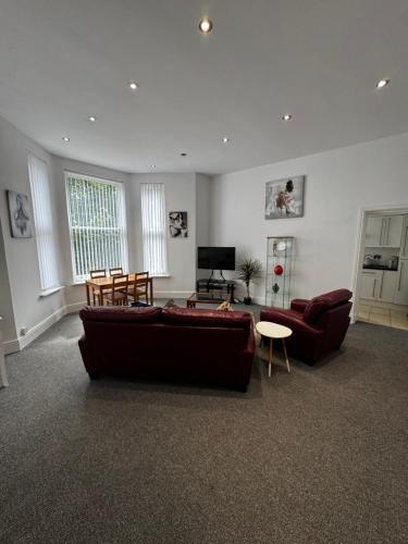 No 5 AT SANDRINGHAM, LARGE 1 BED NEAR SEFTON PARK, Liverpool (photo 7)