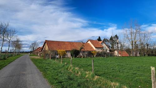 Viesnīcas āriene, Le Gîte des Bruns (Le Gite des Bruns) in Paray Le Fresil