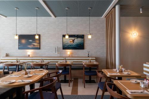 ห้องอาหาร, Maison du Lac Boutique Hotel in นียง