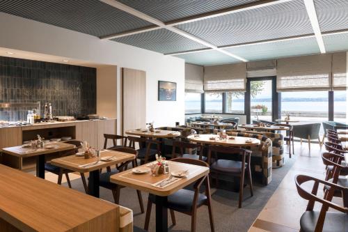 ห้องอาหาร, Maison du Lac Boutique Hotel in นียง