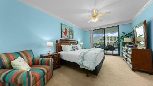 Enjoy a 3-bedroom Bayfront Condo with Lazy River Indoor Pool Jacuzzis and Community Boat Dock for Pe in Caswell