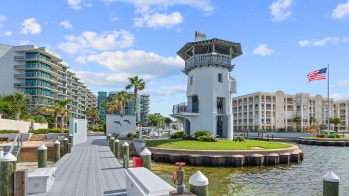 Enjoy a 3-bedroom Bayfront Condo with Lazy River Indoor Pool Jacuzzis and Community Boat Dock for Pe in Caswell