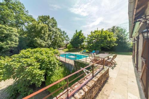 Swimming pool, Maison entre lot et Correze panorama exceptionnel in Ferrand