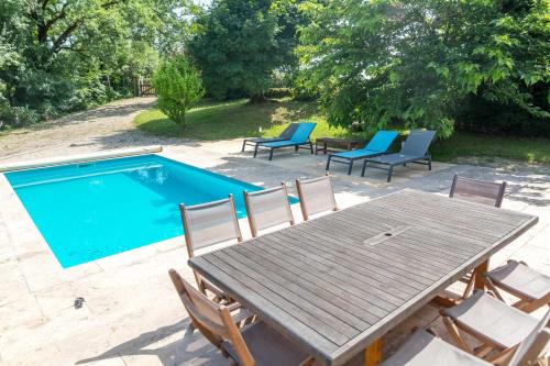 Swimming pool, Maison entre lot et Correze panorama exceptionnel in Ferrand