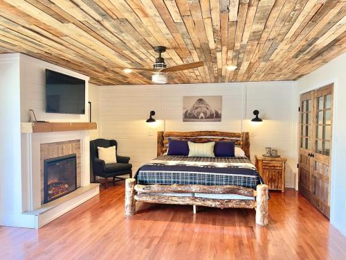 Wounded Warrior Cabin at Grey Valley near Cherokee Bear Zoo