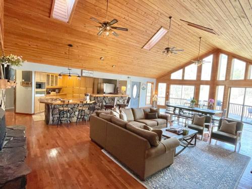 Wounded Warrior Cabin at Grey Valley near Cherokee Bear Zoo