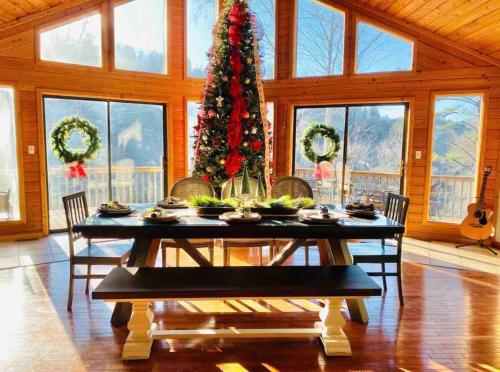 Wounded Warrior Cabin at Grey Valley near Cherokee Bear Zoo