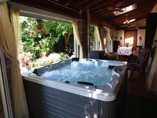 Iekārtas, Spacious Holiday Home in Castelbelforte with Swimming Pool in Castelbelforte