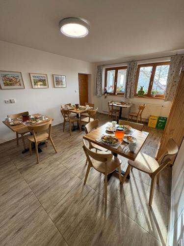 Vcelarstvi pod Svatym Florianem in Novy Saldorf-Sedlesovice