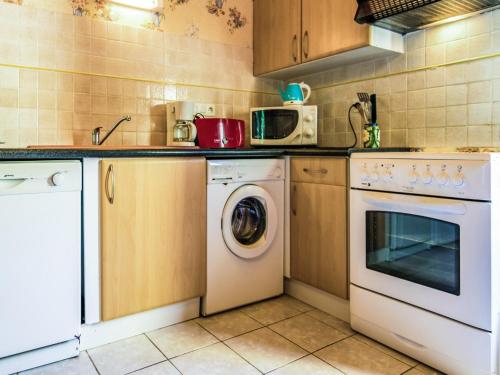 Konyha, Holiday home with swimming pool in Salignac Eyvigues