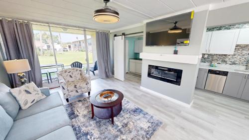Sea Palm 2B condo