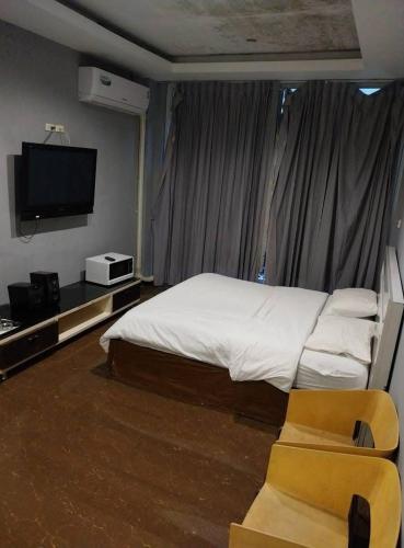 room detail thumbnail 0