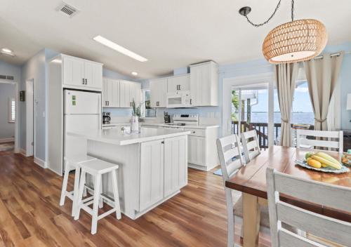 Létesítmények, Oceanview Retreat with 60ft Seawall in Cudjoe Key (FL)