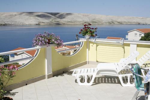  Apartments Roza, Unterkunft in Miškovići