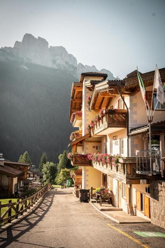 Al Piccolo Hotel – Vigo di Fassa, TN