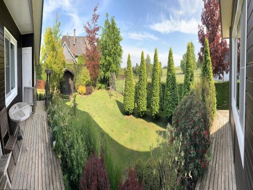 Cozy Chalet with Pond, Malmedy