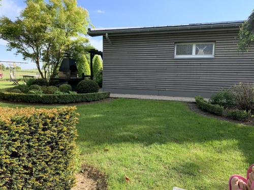 Cozy Chalet with Pond, Malmedy