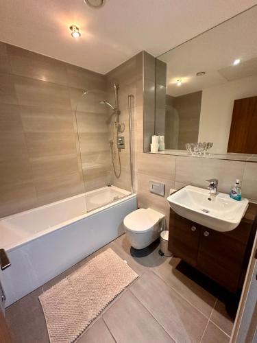 1 Bedroom Apartment- Free Parking, Broad St, City Centre, Birmingham (fotografie 9)