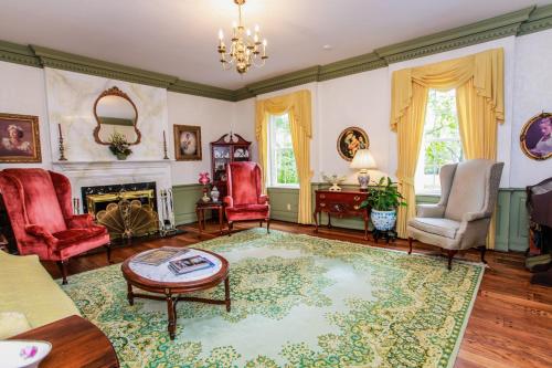 The Virginia Cliffe Inn – Glen Allen, VA