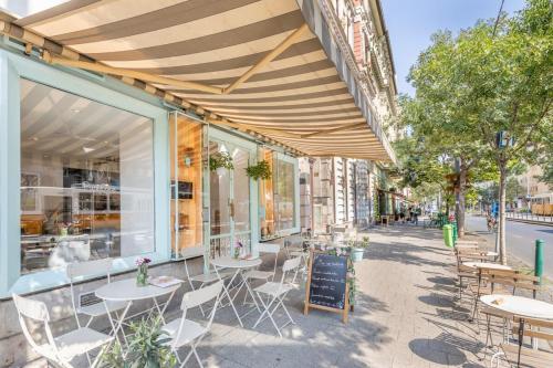 Convenient apartment at trendy neighbourhood - image 6