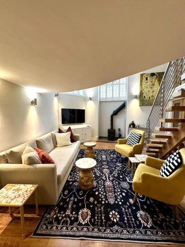 Stylish 2BR Central Edinburgh - Walk to Attraction, Edynburg
