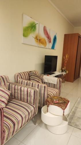 Pearl of Viva Bahriya Beachfront Studio with Panoramic Sea View Balcony Pool & Private Beach - image 5