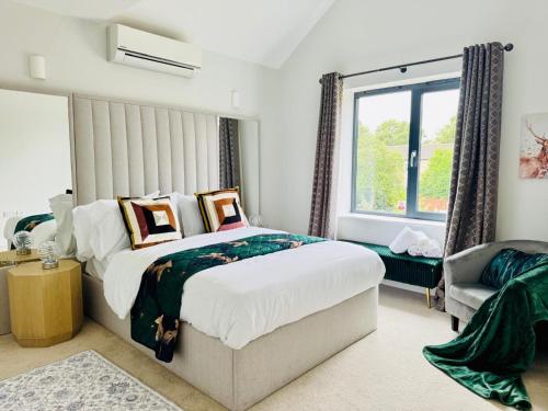 Cambridge 4 Bedroom House with Private Garden, Parking & AC in Brookfields Kórház környéke