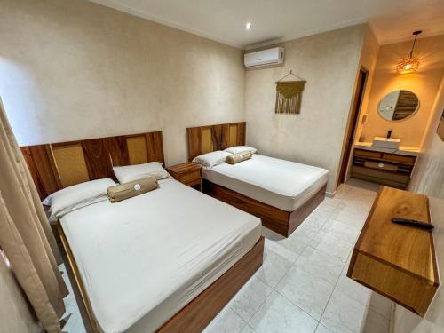 2 double beds