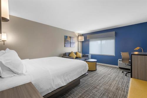 Sonesta Select Chicago Elgin West Dundee in Elgin, USA
