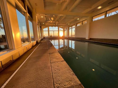 บริการและสิ่งอำนวยความสะดวก, Indoor Pool, Beach, Game & Movie Cottage Sleeps 21 in ไพนีย์พอยต์ (แมรีแลนด์)