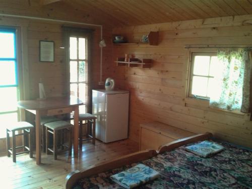 設施, Viesu maja Kletnieki in 羅亞